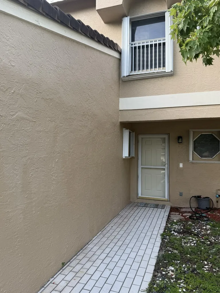 3767 NW 91st Lane Sunrise FL 33351