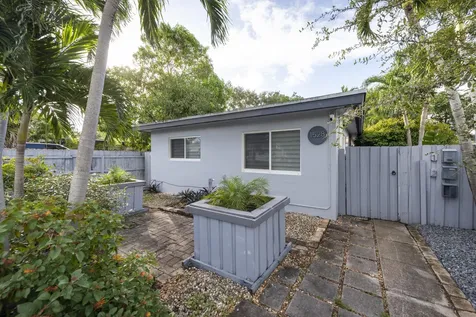 1528 NE 33rd Street Oakland Park FL 33334