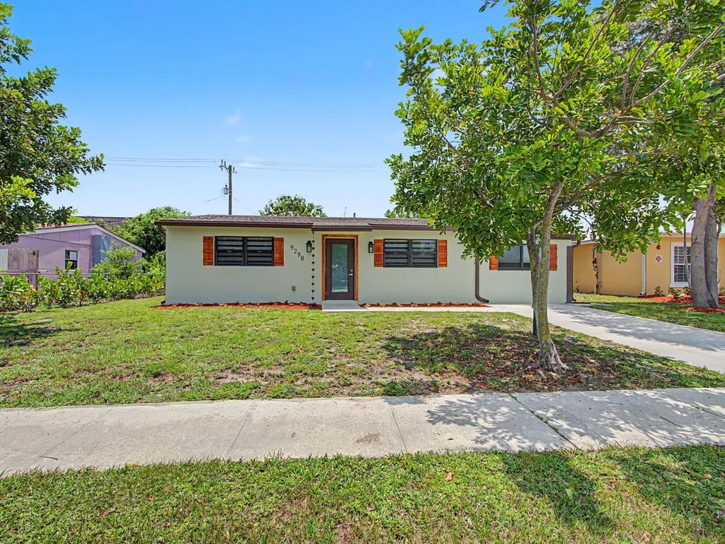 9298 Birmingham Drive Palm Beach Gardens FL 33410