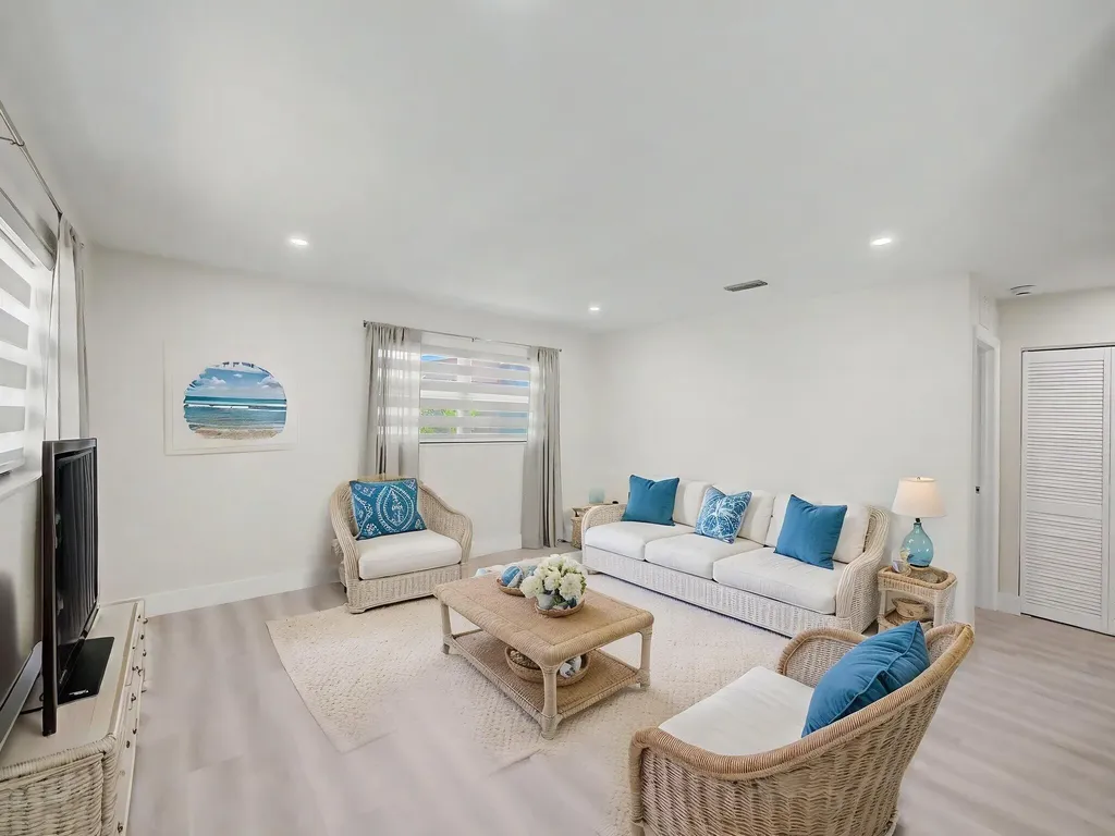 9298 Birmingham Drive Palm Beach Gardens FL 33410