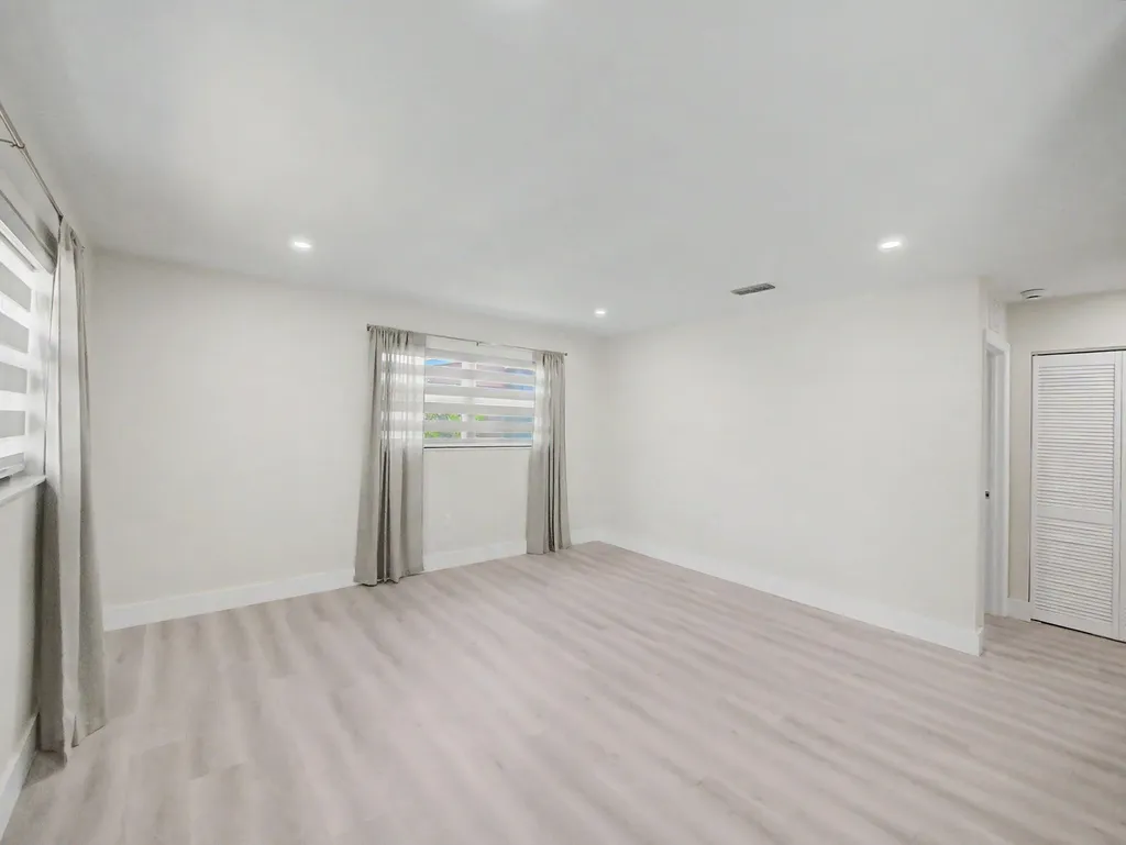9298 Birmingham Drive Palm Beach Gardens FL 33410