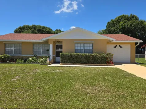 3101 Hibiscus Avenue Fort Pierce FL 34947