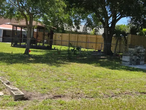 3101 Hibiscus Avenue Fort Pierce FL 34947