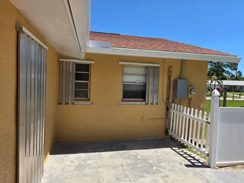3101 Hibiscus Avenue Fort Pierce FL 34947