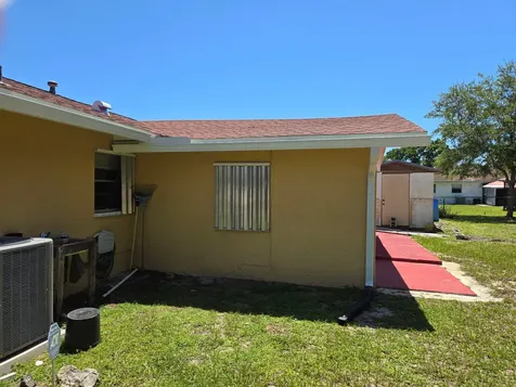 3101 Hibiscus Avenue Fort Pierce FL 34947