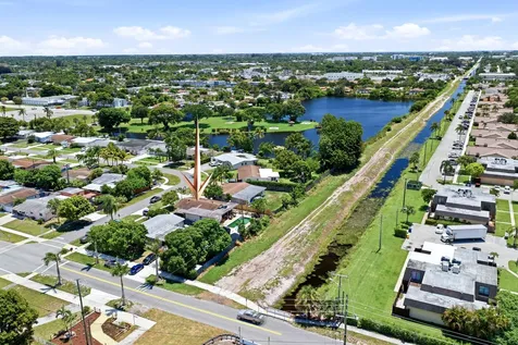 18 Andros Road Palm Springs FL 33461