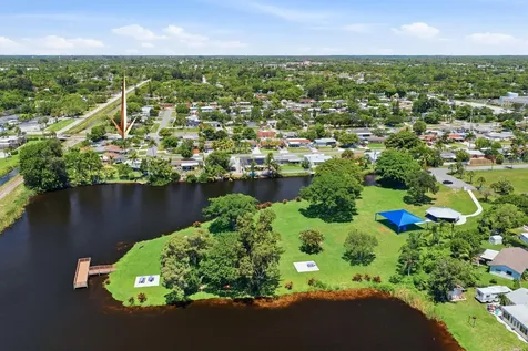 18 Andros Road Palm Springs FL 33461