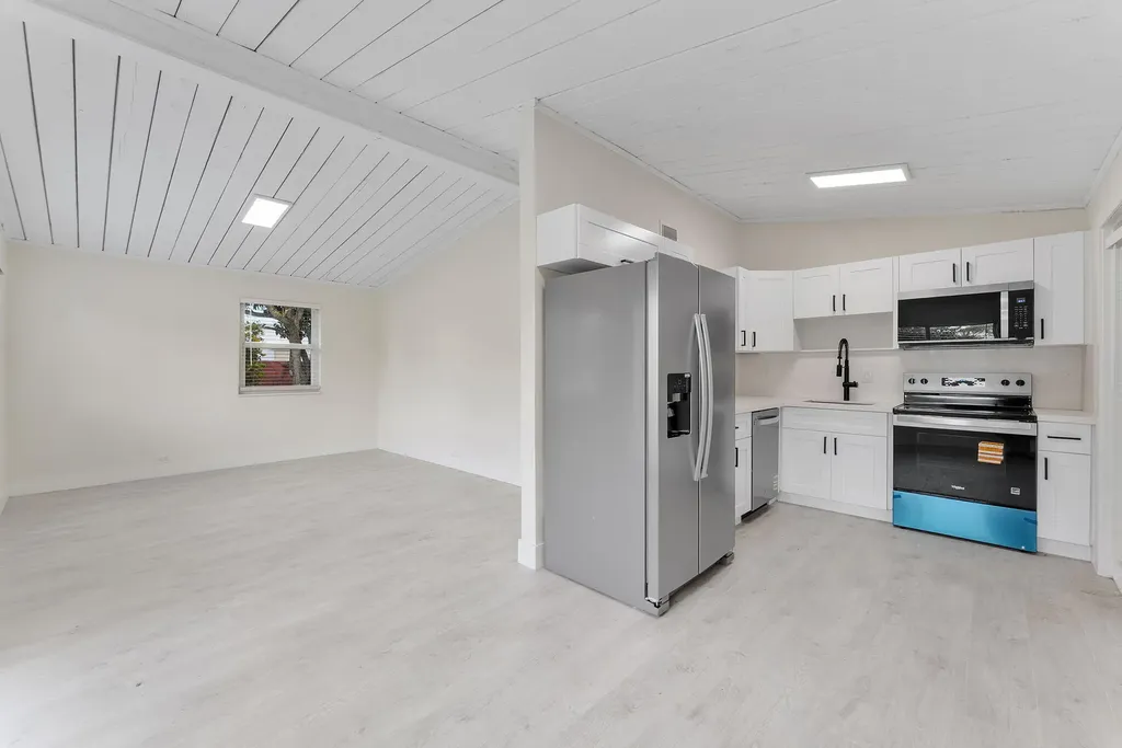 474 Enfield Street Boca Raton FL 33487