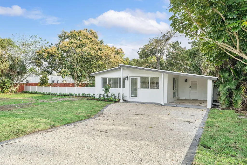 474 Enfield Street Boca Raton FL 33487
