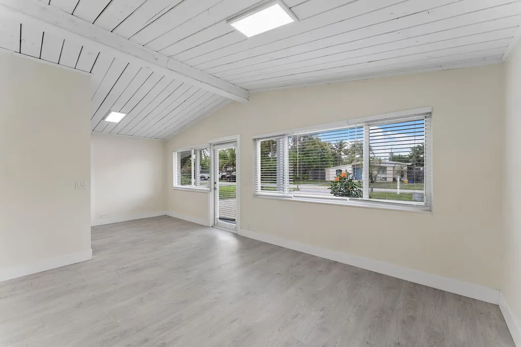 474 Enfield Street Boca Raton FL 33487