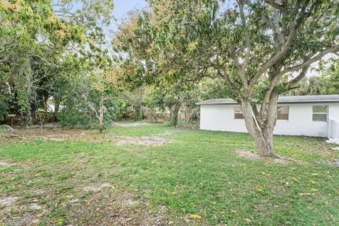 474 Enfield Street Boca Raton FL 33487