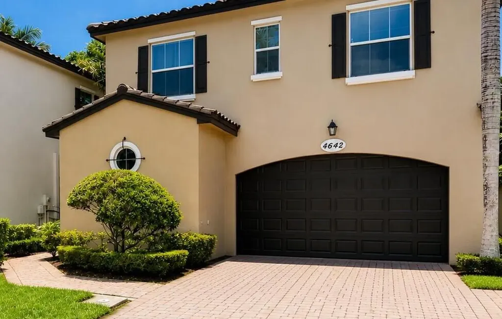 4642 Mediterranean Circle Palm Beach Gardens FL 33418