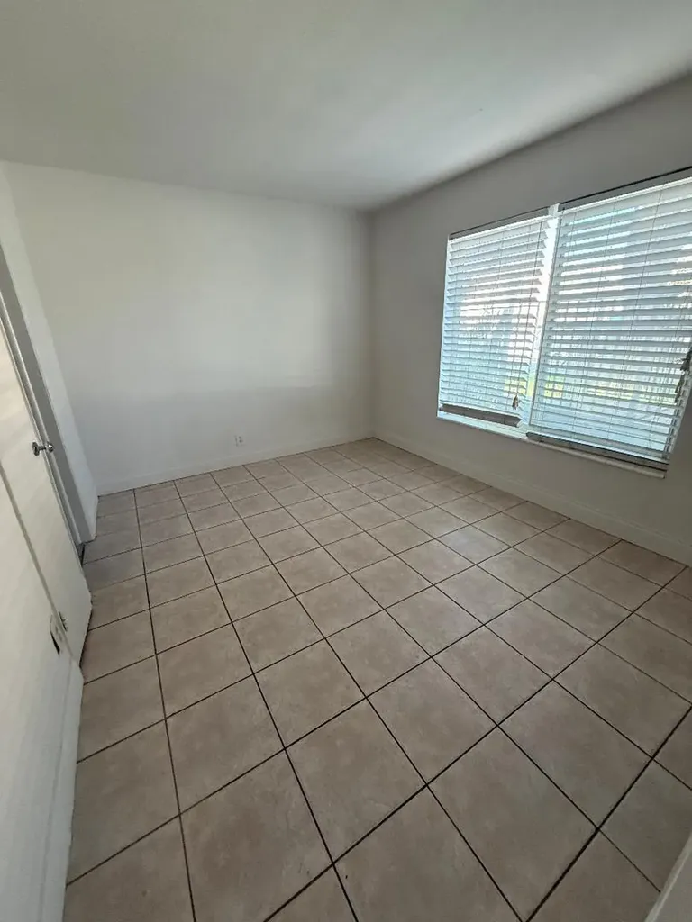 2317 NE 2nd Street Pompano Beach FL 33062