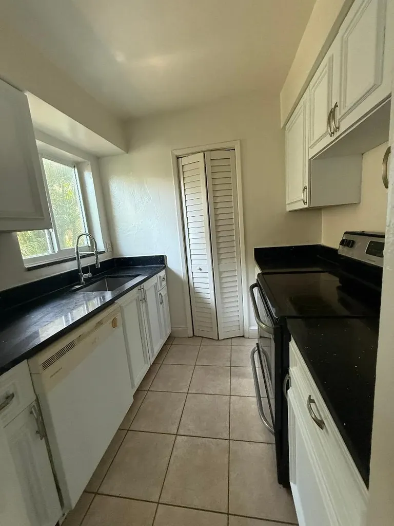 2317 NE 2nd Street Pompano Beach FL 33062