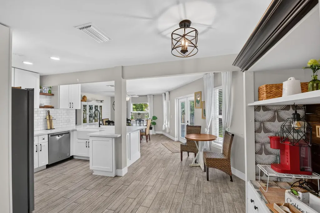 445 Palo Alto Drive Palm Springs FL 33461