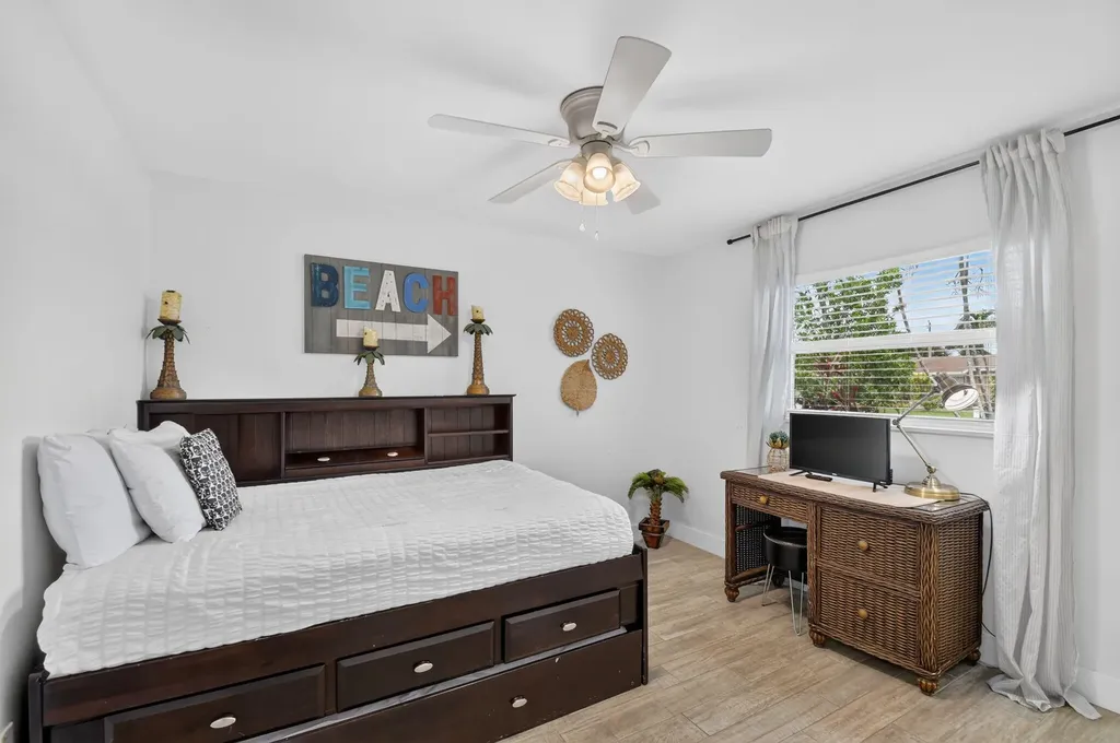 445 Palo Alto Drive Palm Springs FL 33461