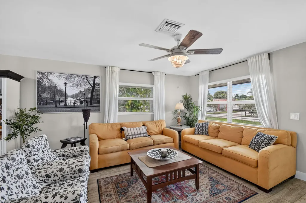 445 Palo Alto Drive Palm Springs FL 33461