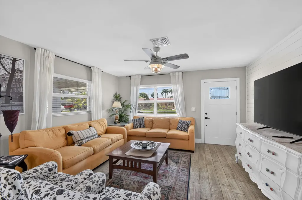 445 Palo Alto Drive Palm Springs FL 33461