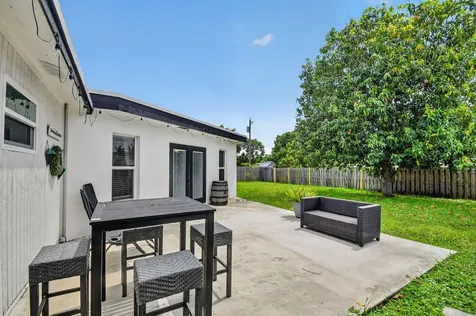 445 Palo Alto Drive Palm Springs FL 33461