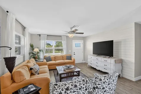 445 Palo Alto Drive Palm Springs FL 33461