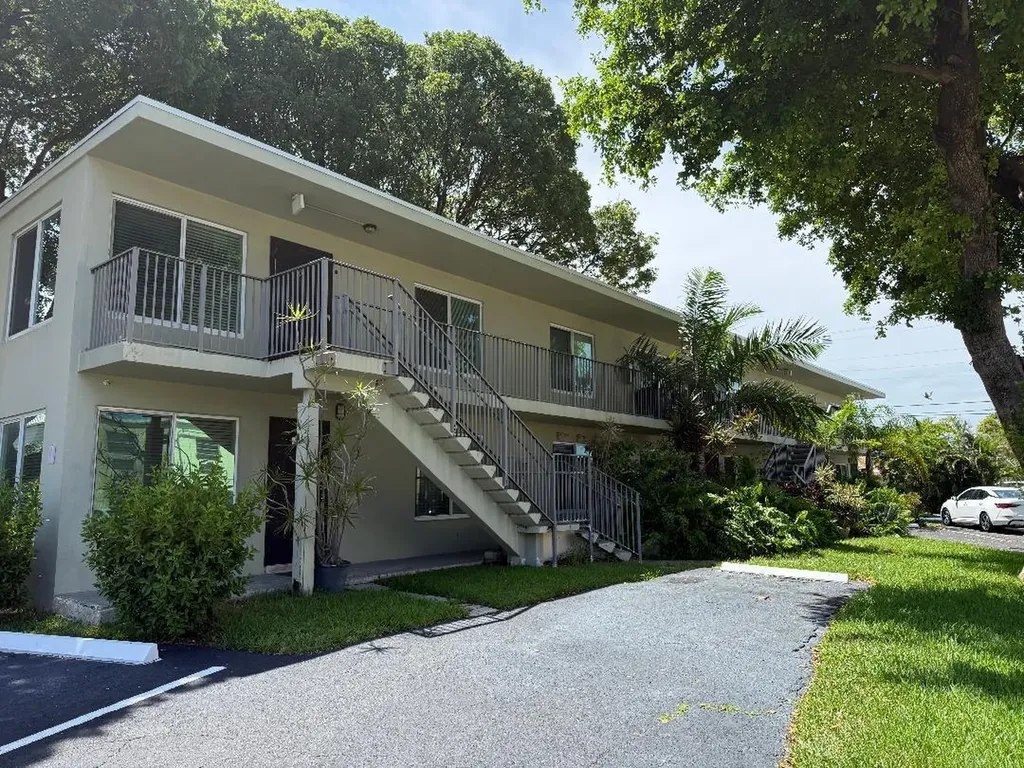 2317 NE 2nd Street Pompano Beach FL 33062