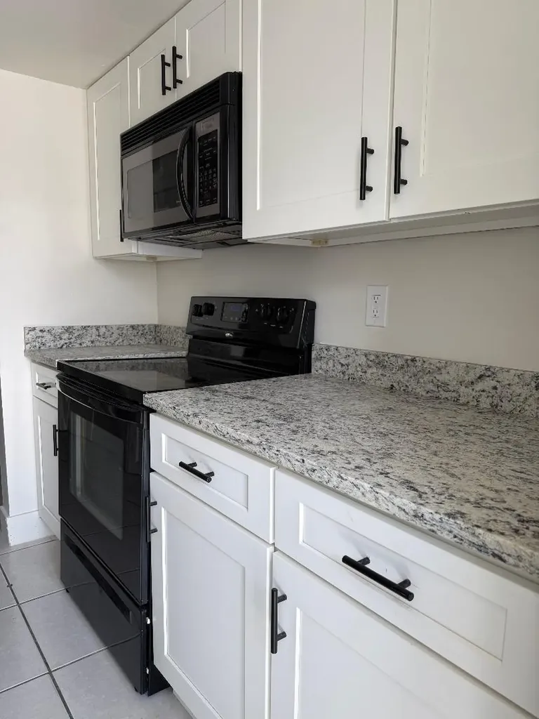 1913 NE 2nd Street Pompano Beach FL 33060