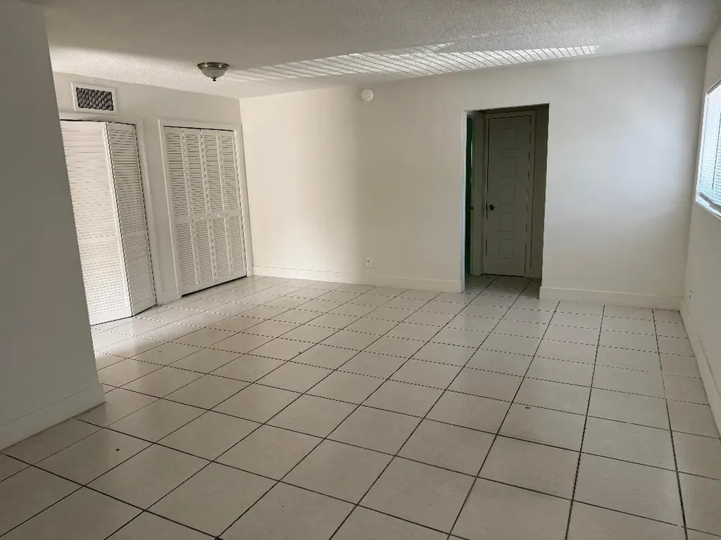 1913 NE 2nd Street Pompano Beach FL 33060