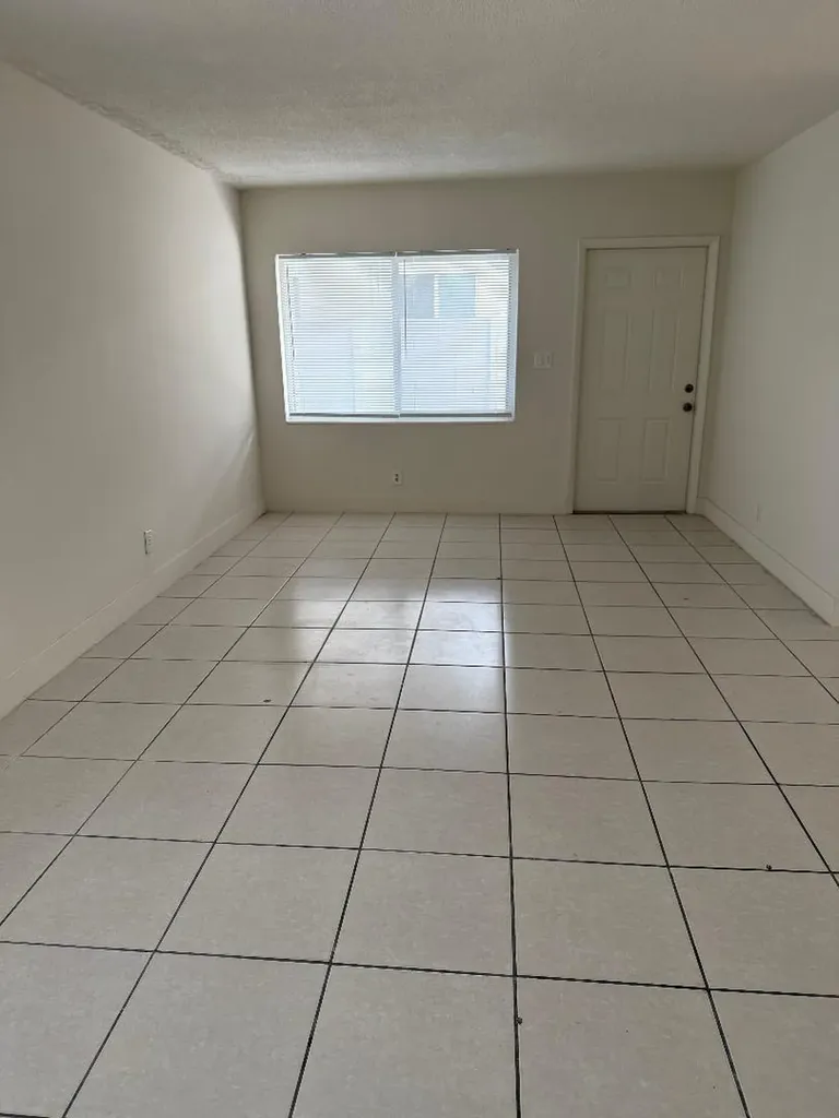1913 NE 2nd Street Pompano Beach FL 33060