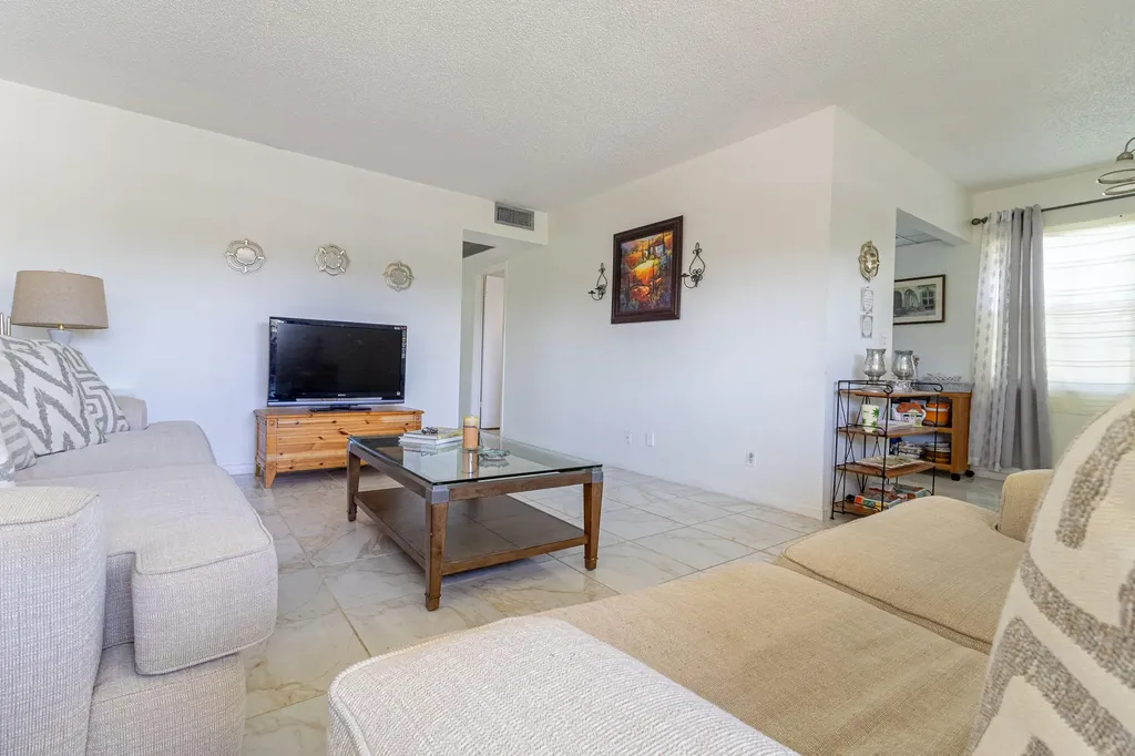 158 Mansfield D Drive Boca Raton FL 33434