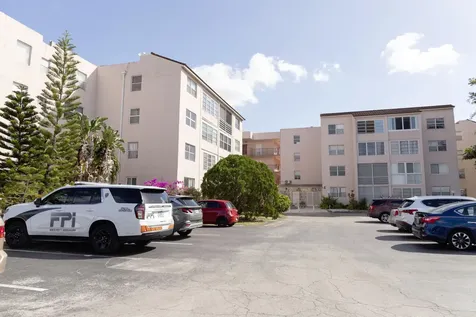 2851 Somerset Drive Lauderdale Lakes FL 33311