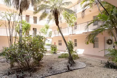 2851 Somerset Drive Lauderdale Lakes FL 33311