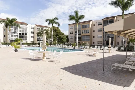 2851 Somerset Drive Lauderdale Lakes FL 33311
