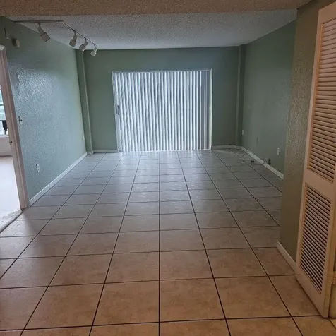 4174 Inverrary Drive Lauderhill FL 33319