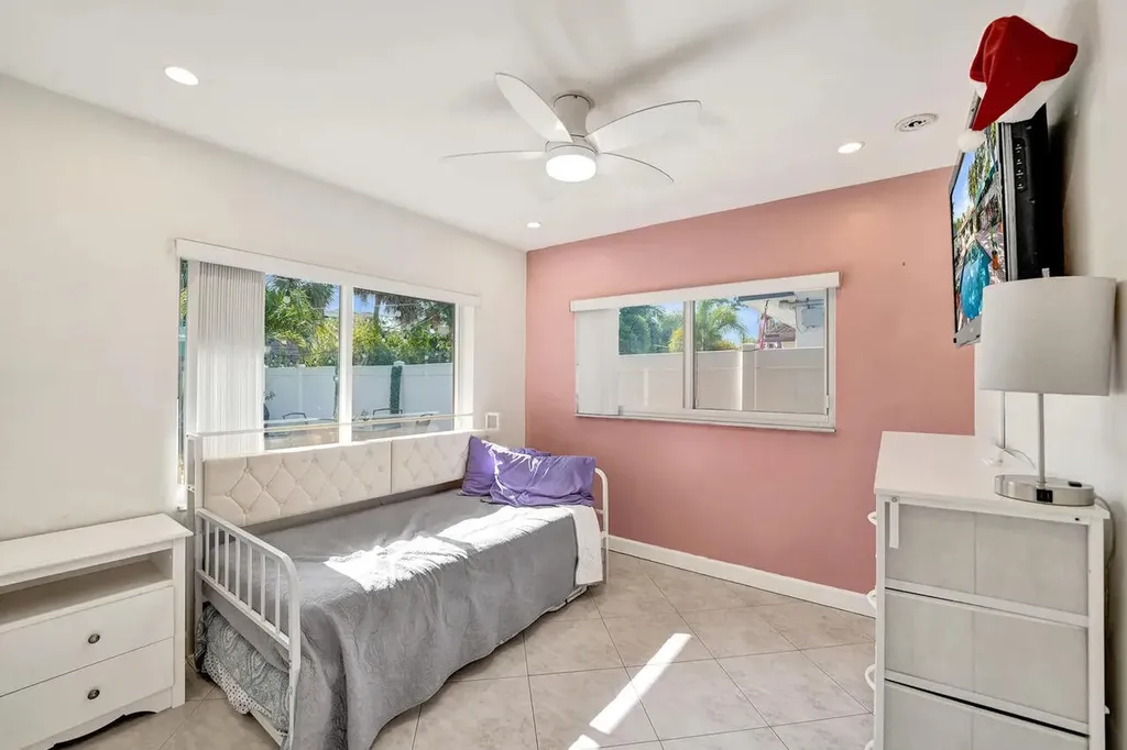 1036 NE 9th Avenue Fort Lauderdale FL 33304