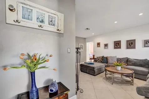 1036 NE 9th Avenue Fort Lauderdale FL 33304