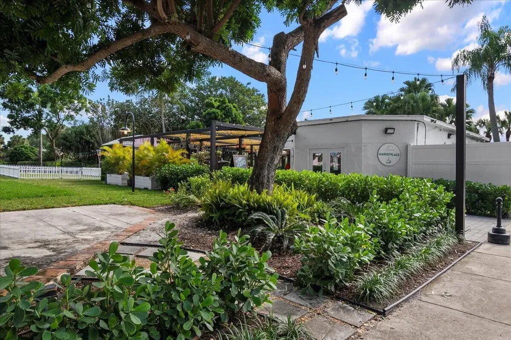11863 Wimbledon Circle Wellington FL 33414
