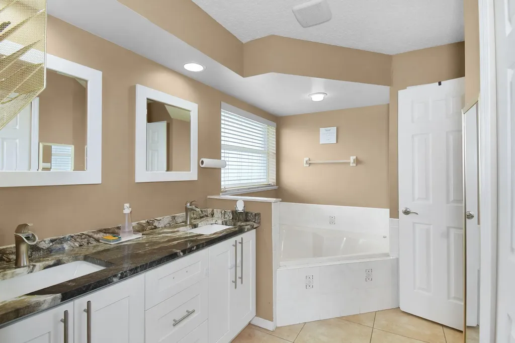 6915 NW Hershy Circle Port St Lucie FL 34983