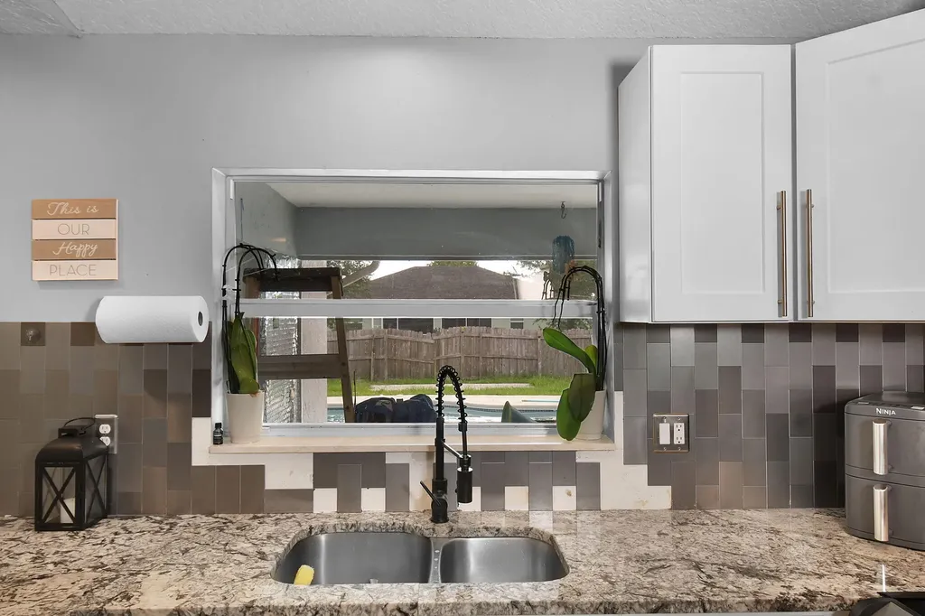 6915 NW Hershy Circle Port St Lucie FL 34983