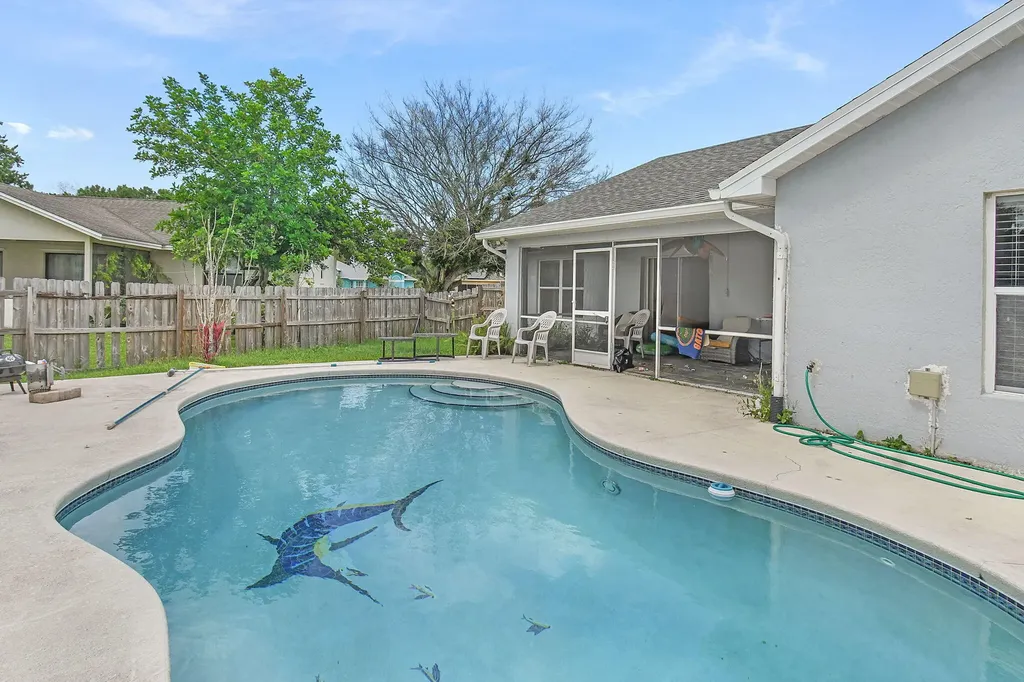 6915 NW Hershy Circle Port St Lucie FL 34983