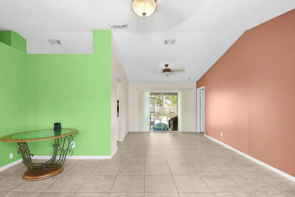 6915 NW Hershy Circle Port St Lucie FL 34983