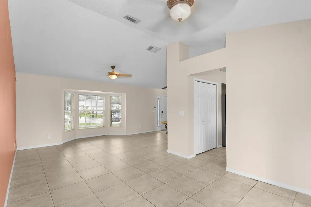 6915 NW Hershy Circle Port St Lucie FL 34983