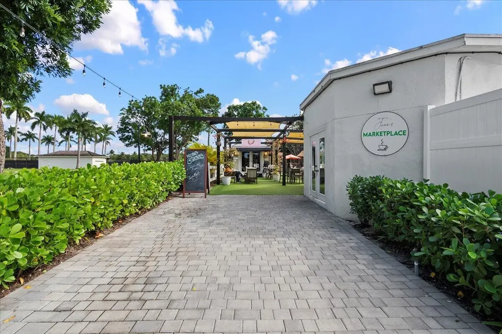11863 Wimbledon Circle Wellington FL 33414