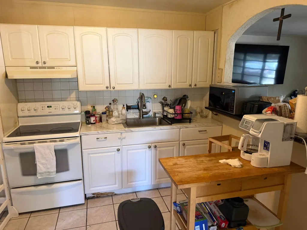 2640 NE 8th Terrace Pompano Beach FL 33064