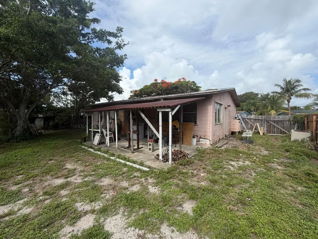 2640 NE 8th Terrace Pompano Beach FL 33064