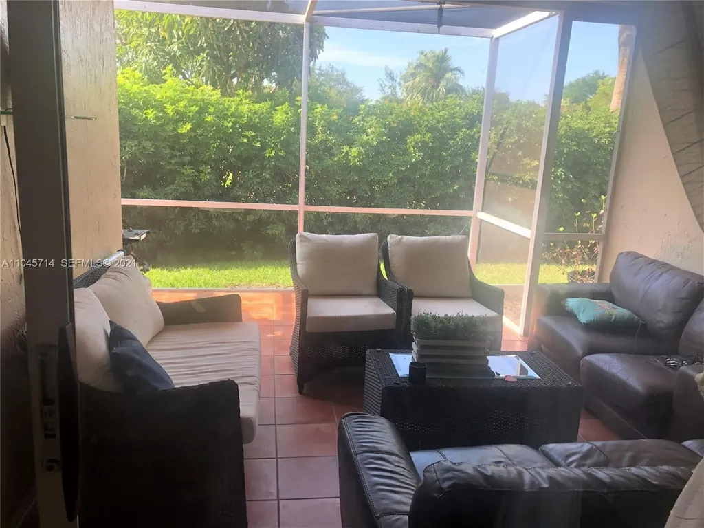 8583 Vía Serena Boca Raton FL 33433