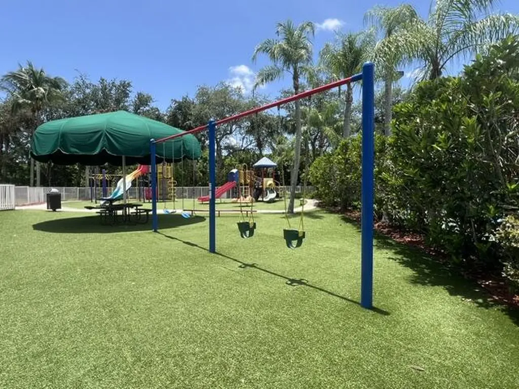 8583 Vía Serena Boca Raton FL 33433