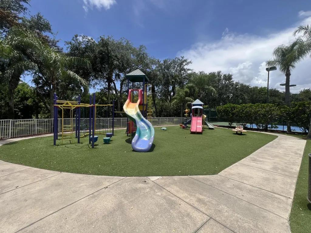8583 Vía Serena Boca Raton FL 33433