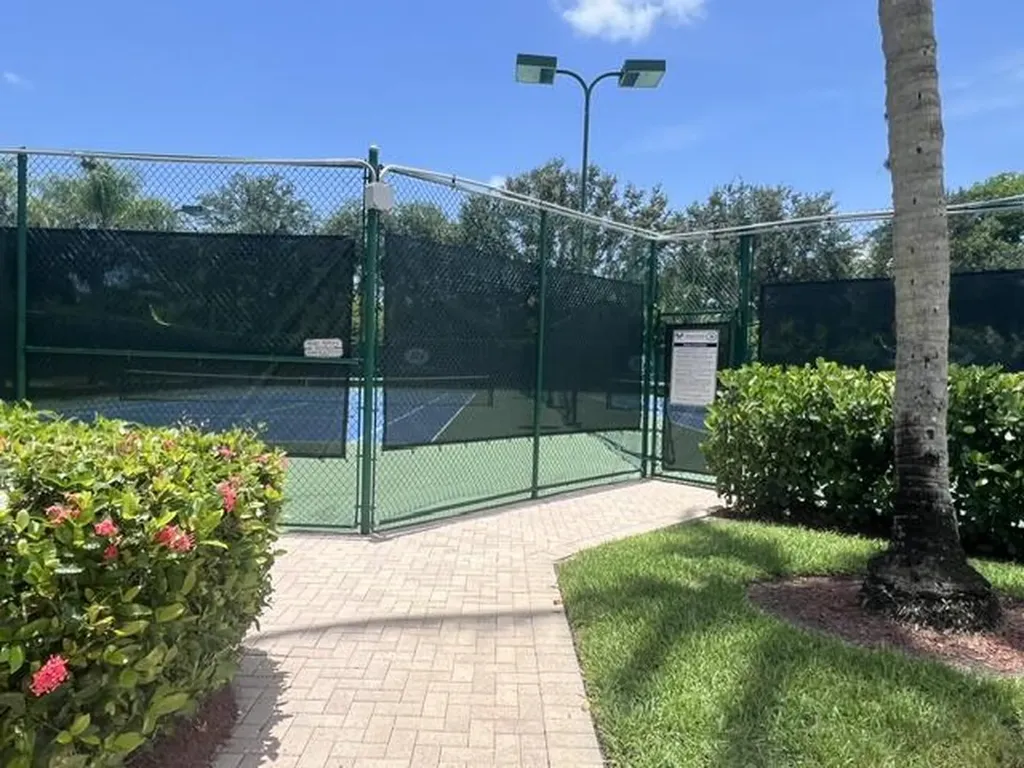8583 Vía Serena Boca Raton FL 33433