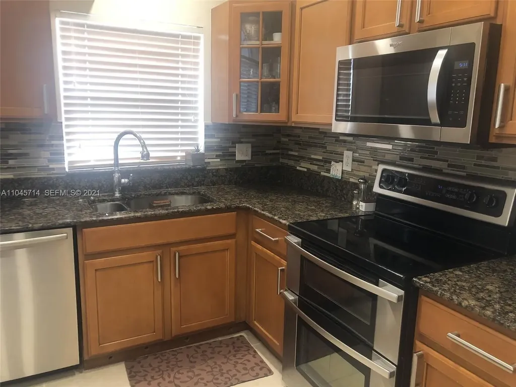 8583 Vía Serena Boca Raton FL 33433
