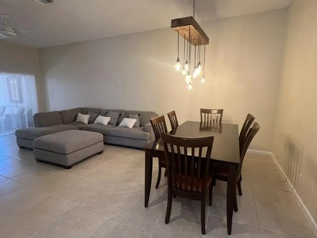 8583 Vía Serena Boca Raton FL 33433
